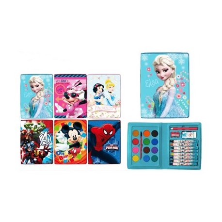 Fantasie assortite:  Il kit contiene:  12x colori ad acquerello 8x colori a cera 1x pennellino 1x gomma 1x matita 1x temperino